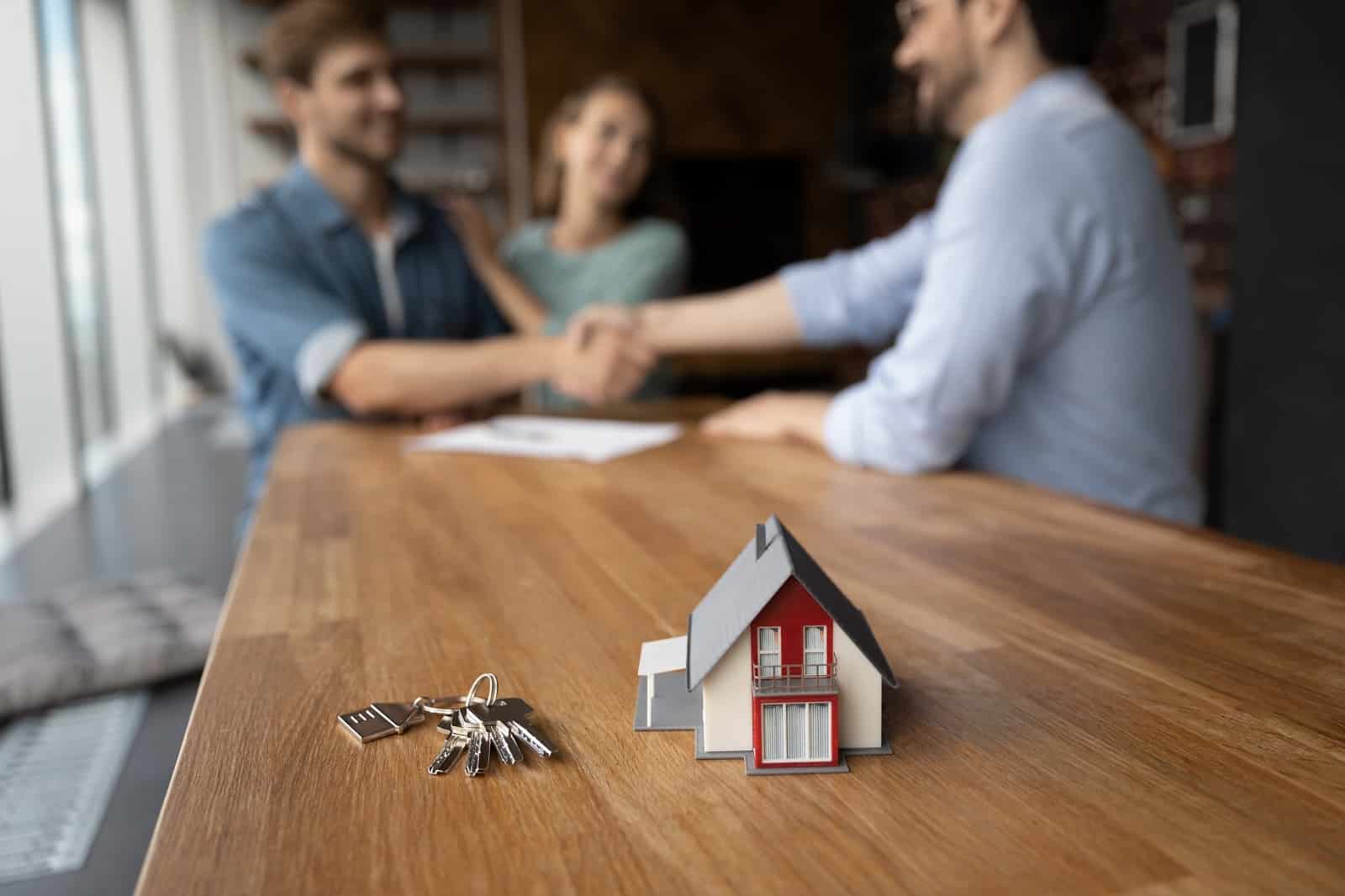 How Cash Home Buyers Help Boise Residents Avoid the Hassles of Contingent Offers